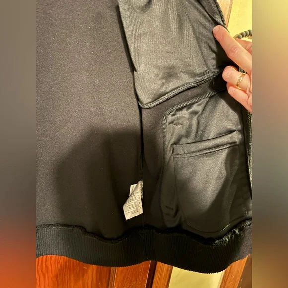 Women’s Carhartt Sherpa Black Fleece Jacket with Zip Pockets - Picture 4 of 5